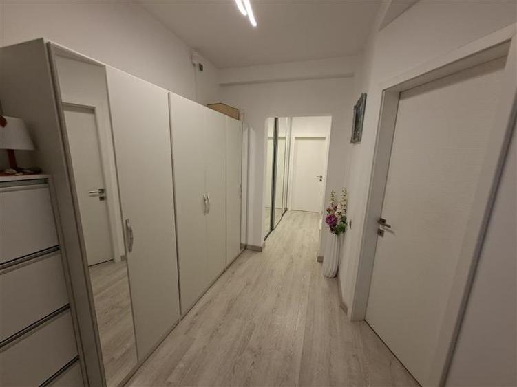 Apartament cu 3 camere semidecomandat, mobilat în Gheorgheni