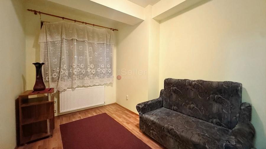 Apartament cu 3 camere semidecomandat, mobilat în Poiana Brașov