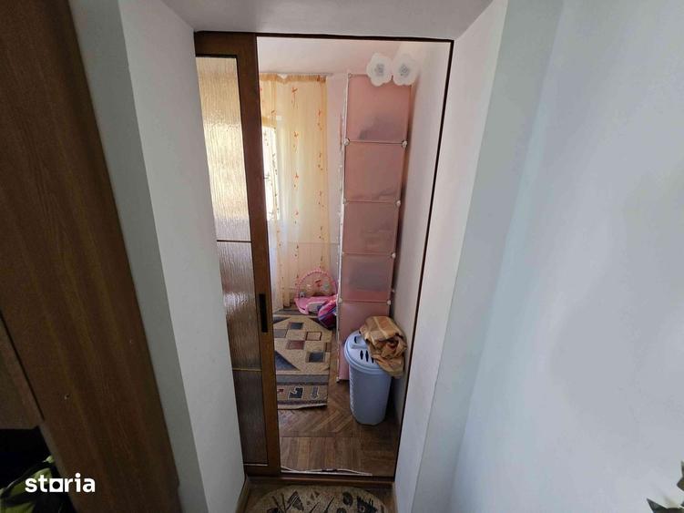 Apartament cu 3 camere în Petrișor