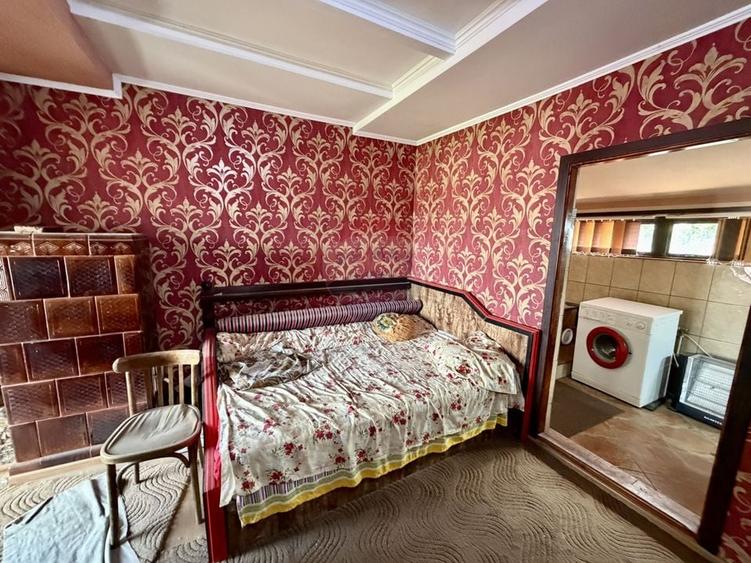 Casă individuală cu 9 camere cu Teren 500 Mp în Nord