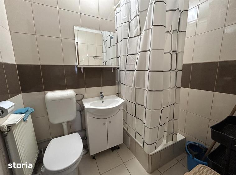 Garsonieră decomandată în Central