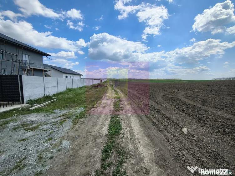 Teren de 3000 mp, în Poșta