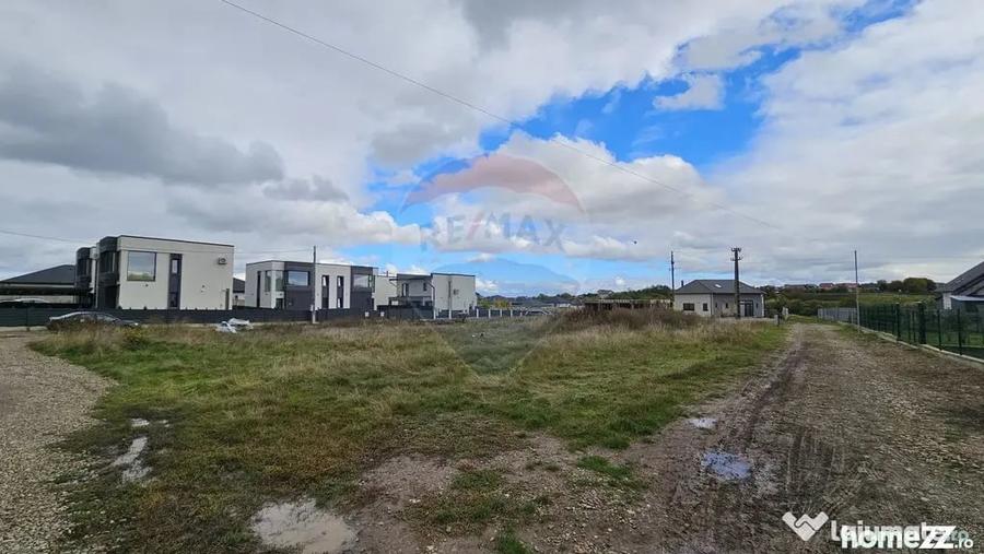 Teren de 720 mp, în Lisaura