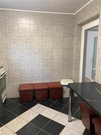 Casă individuală cu 6 camere cu Canalizare în Sisești