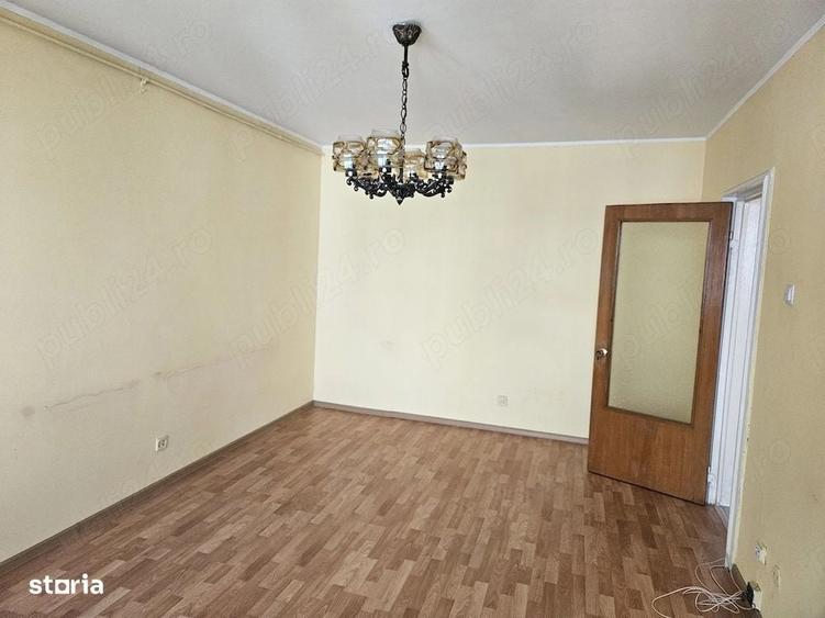Apartament cu 3 camere decomandat în Tineretului