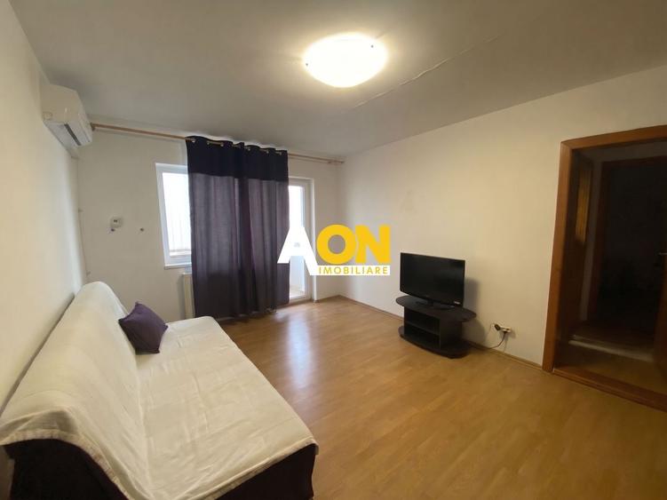 Apartament cu 2 camere semidecomandat, mobilat în Cetate