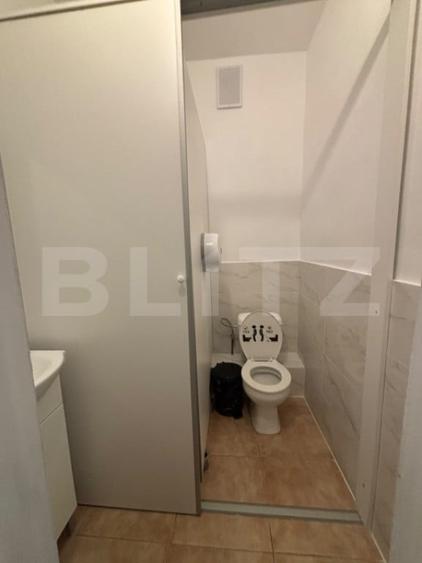 Spațiu comercial, de 90 mp, în Micro 12