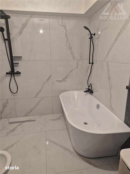 Casă cu 5 camere cu Teren 550 Mp în Rediu
