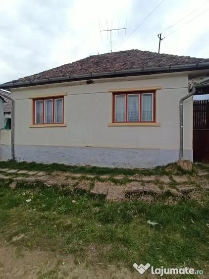 Casă cu 3 camere în Fântânele