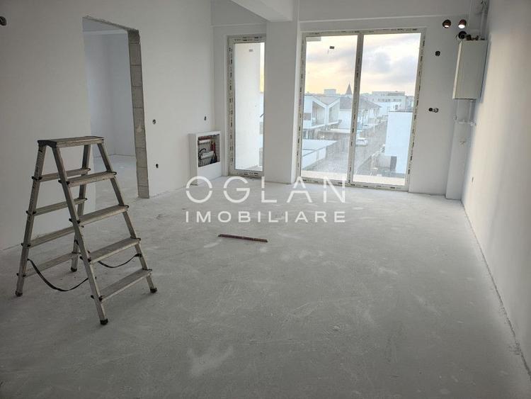 Penthouse cu 4 camere decomandat în Șelimbăr