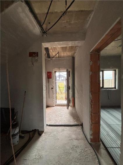 Duplex cu 4 camere cu Canalizare în Moșnița Nouă