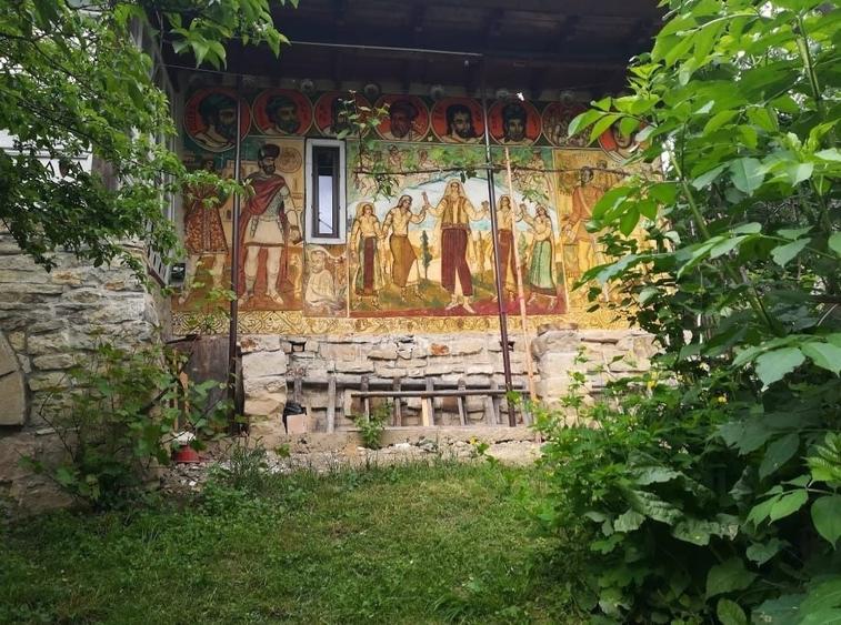 Casă cu 4 camere în Central