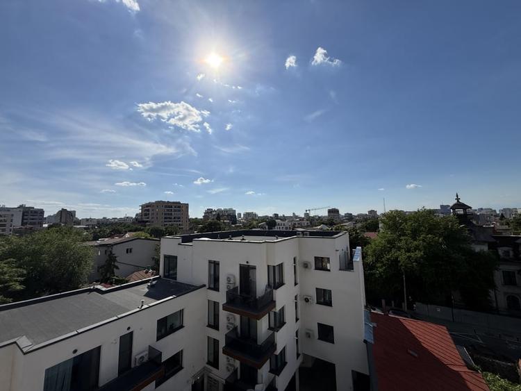 Apartament cu 4 camere decomandat în Ultracentral
