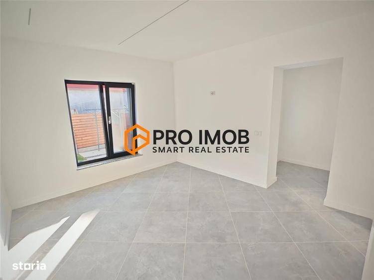 Casă cu 3 camere decomandat în Lacu