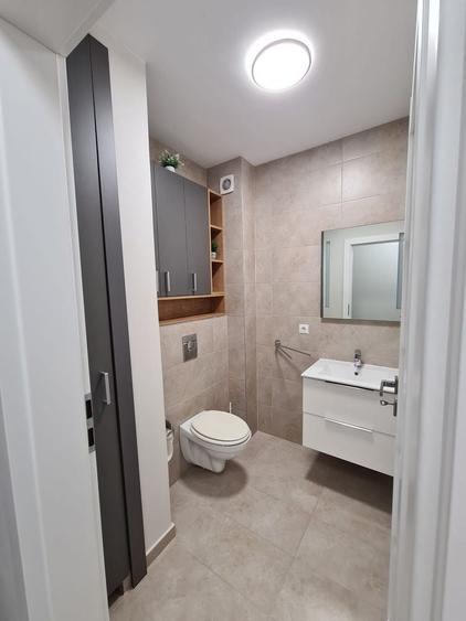 Apartament cu 3 camere decomandat în Florești