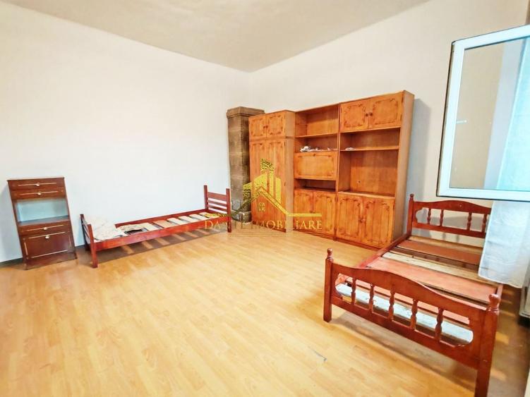 Apartament cu 3 camere decomandat, mobilat în Central