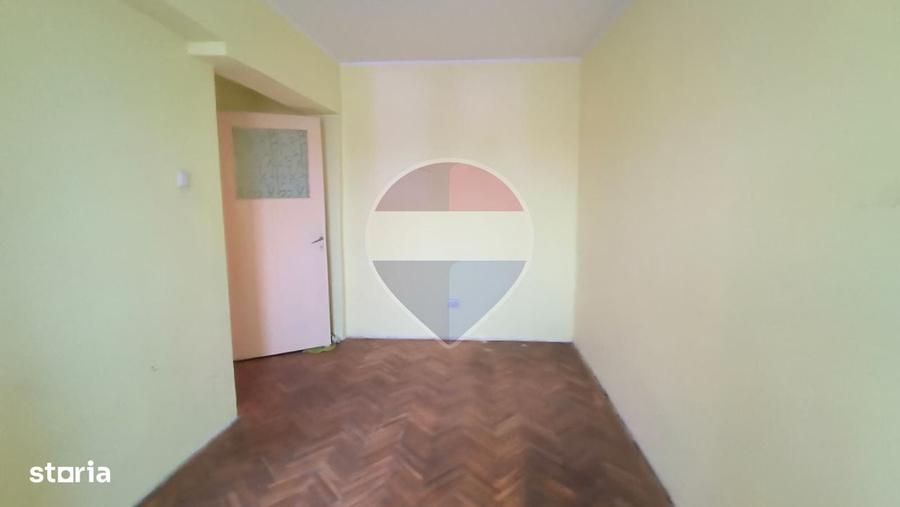 Apartament cu 3 camere decomandat în Micro 13