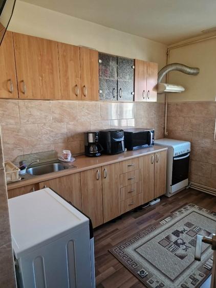 Apartament cu 2 camere semidecomandat, mobilat în Lazaret
