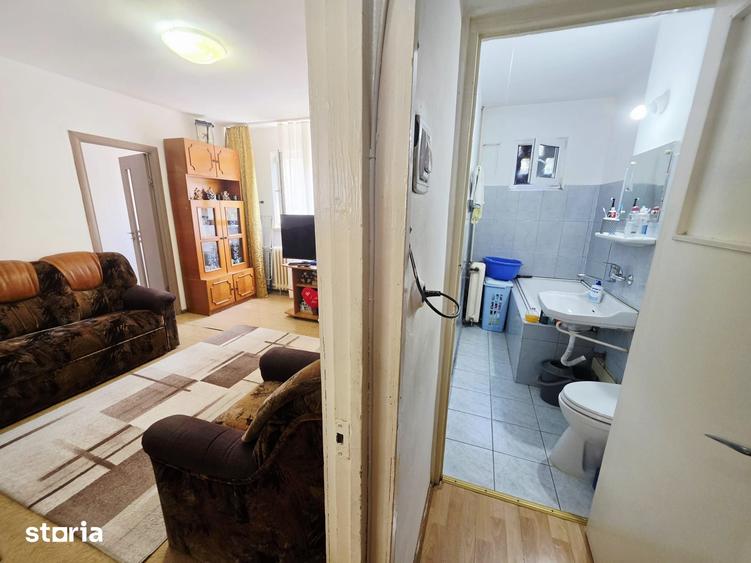 Apartament cu 3 camere nedecomandat în Malu Roșu