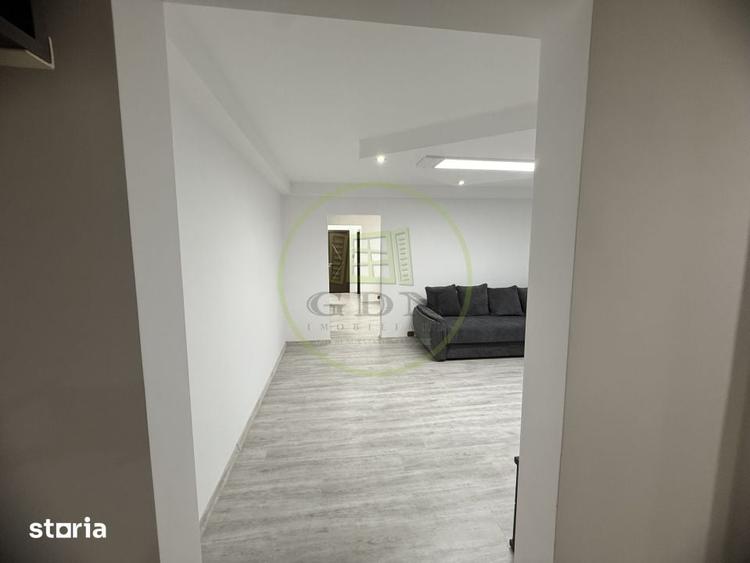 Apartament cu 3 camere semidecomandat în Calea București