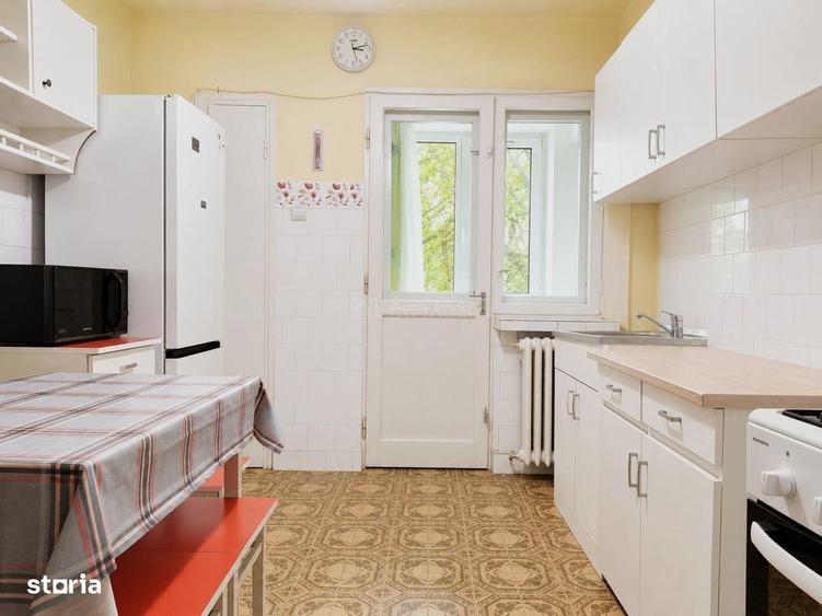 Apartament cu 4 camere decomandat în Central