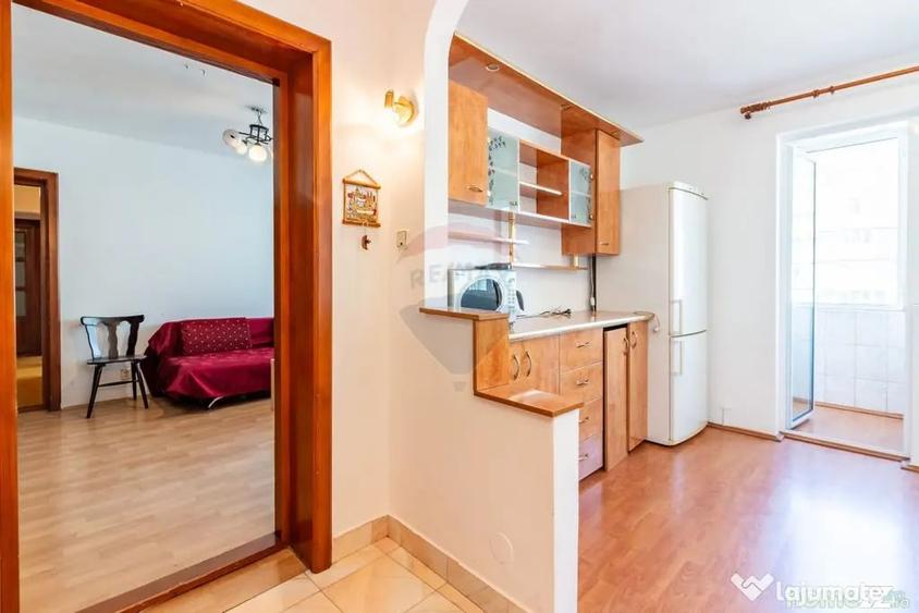 Apartament cu 3 camere decomandat în Obor
