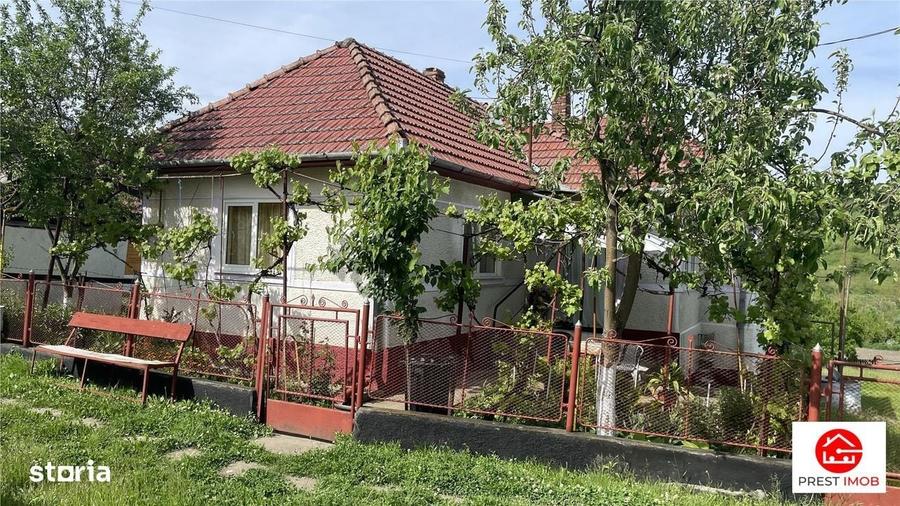 Casă cu 4 camere decomandat în Tirimia