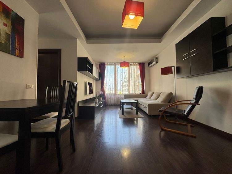 Apartament cu 3 camere semidecomandat în Herăstrău