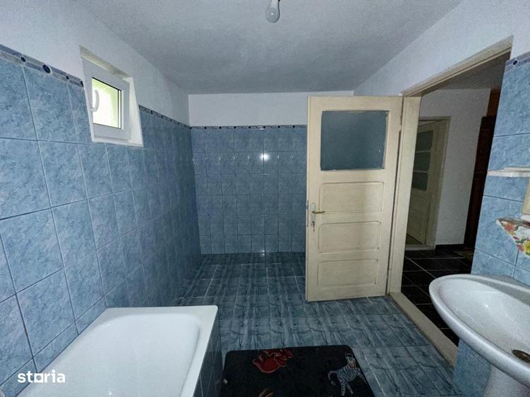 Casă cu 4 camere în Coțofenești