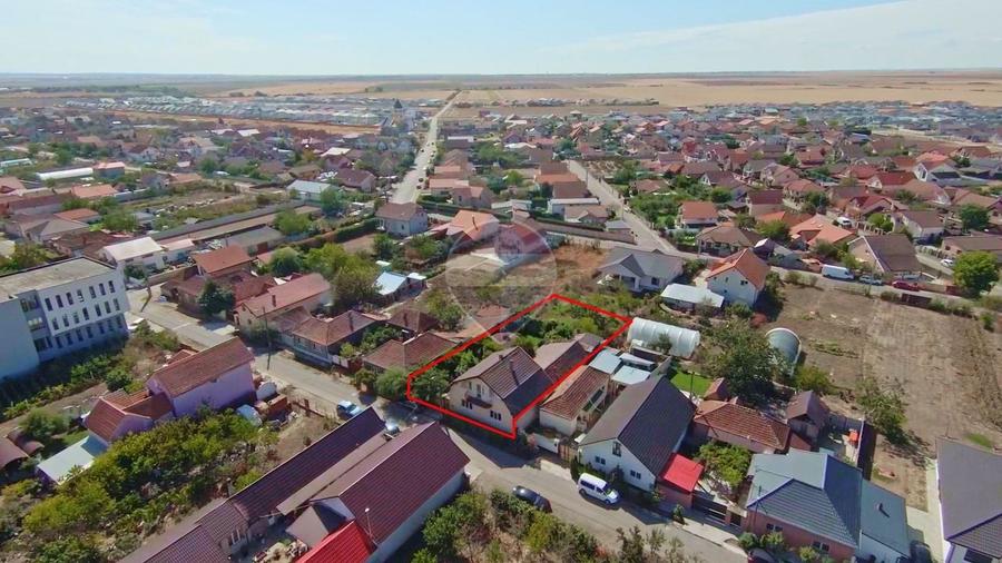 Casă individuală cu 7 camere cu Teren 771 Mp în Sântandrei