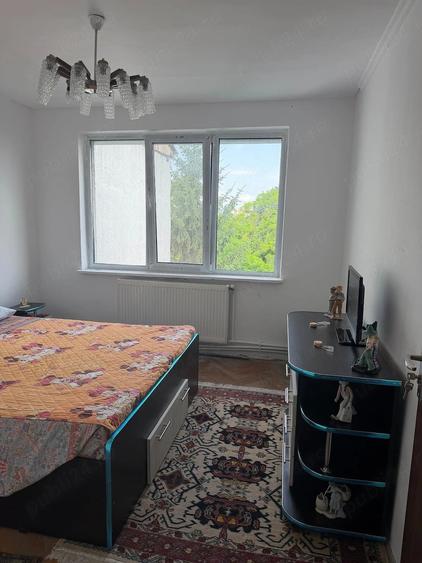 Apartament cu 3 camere decomandat în Gară