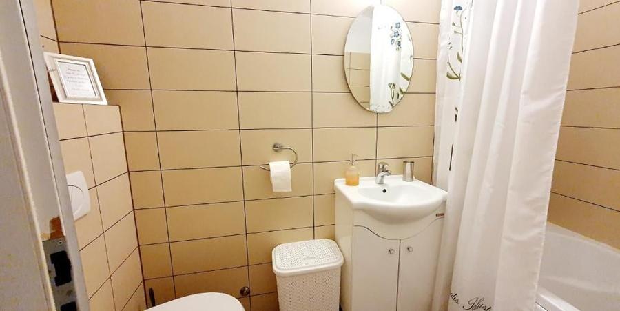 Apartament cu 5 camere semidecomandat în Centrul Istoric