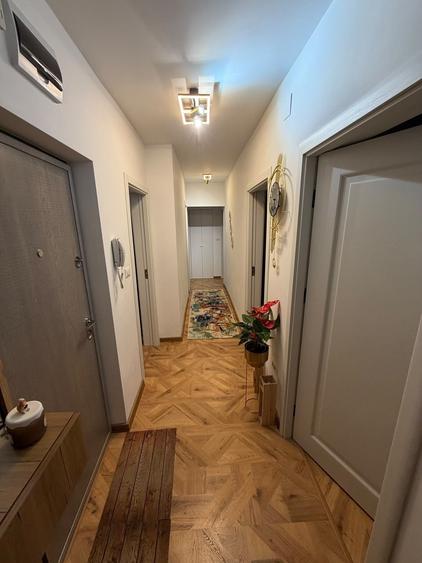 Apartament cu 4 camere decomandat în Ultracentral