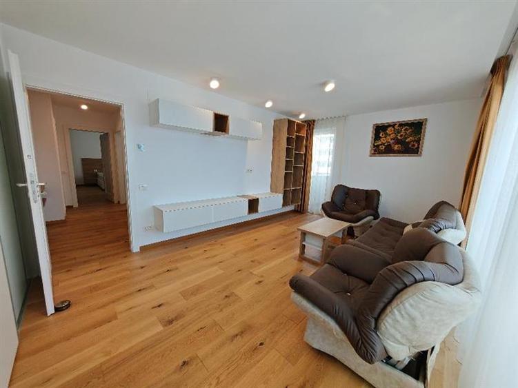 Apartament cu 3 camere decomandat, mobilat în Astra