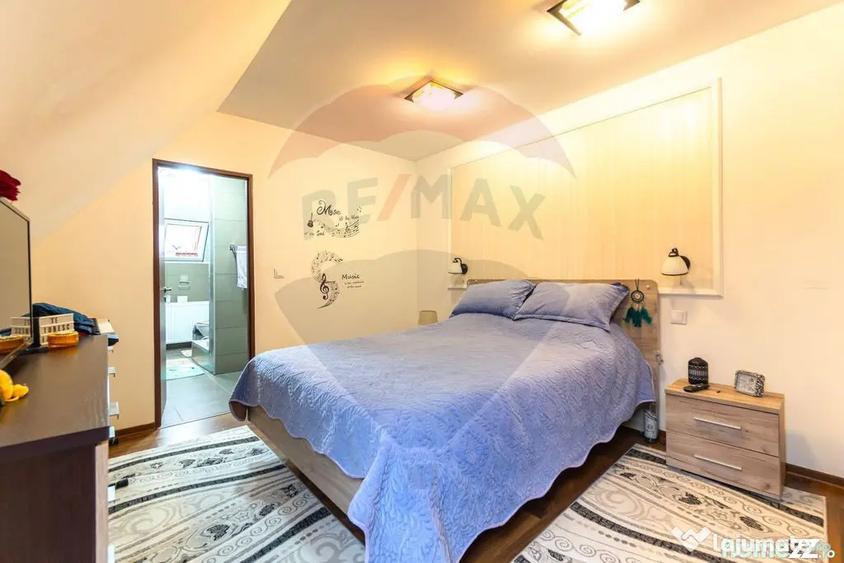 Casă cu 3 camere cu Teren 7150 Mp în Ozun