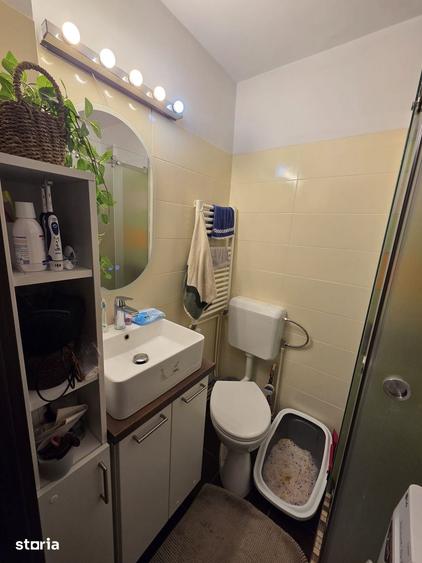 Apartament cu 4 camere decomandat în Drumul Taberei