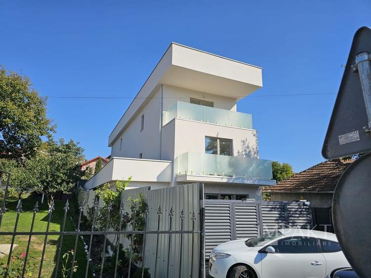 Duplex cu 4 camere cu Canalizare în Iris
