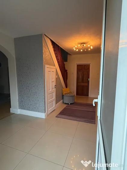Casă cu 3 camere în Coman