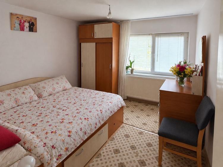 Casă cu 4 camere în Central