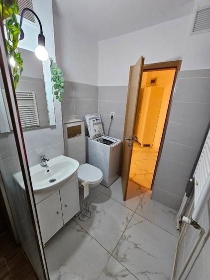 Apartament cu 2 camere decomandat, mobilat în Girocului