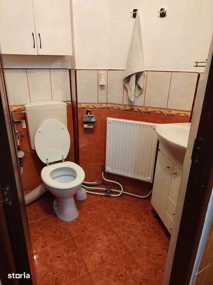 Apartament cu 4 camere decomandat în Cetate