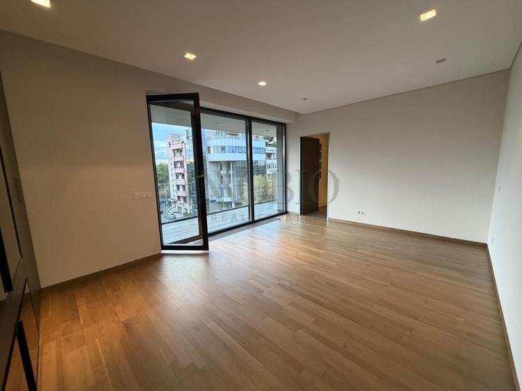 Apartament cu 4 camere în Primăverii