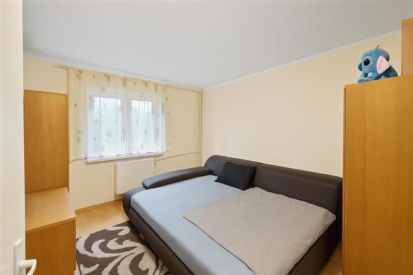 Apartament cu 4 camere decomandat în Nufărul