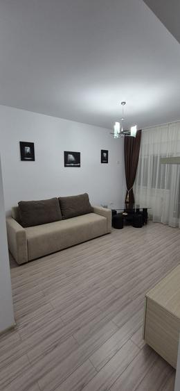 Garsonieră decomandată în Roșu — fotografia 2