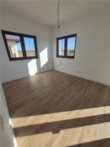 Casă individuală cu 4 camere cu Teren 640 Mp în Moșnița Nouă