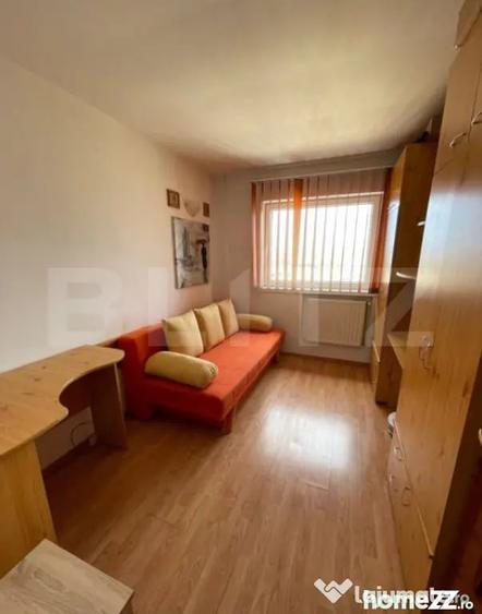 Apartament cu 3 camere decomandat în Triaj