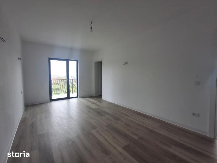 Casă cu 5 camere cu Teren 477 Mp în Bârnova