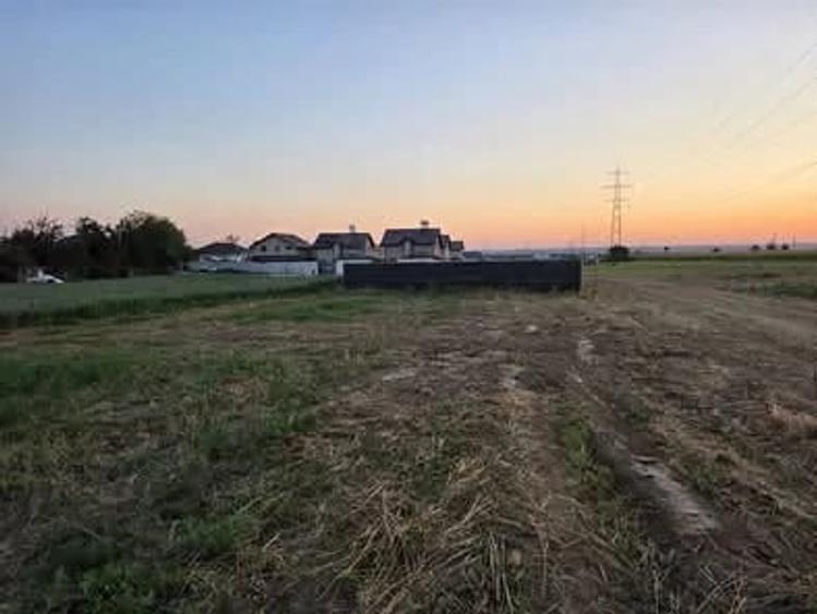 Teren de 6000 mp, în Central