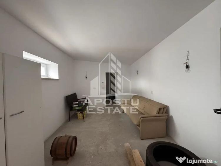 Casă cu 7 camere cu Teren 1080 Mp în Central