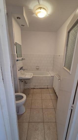 Apartament cu 3 camere decomandat în Micro 17